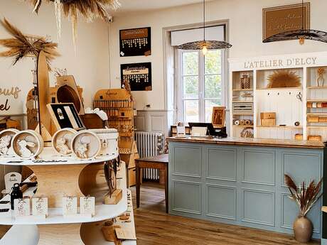 Ici, nos savoir-faire - Visite de L'Atelier d'Elcy - Créateurs de décorations en bois