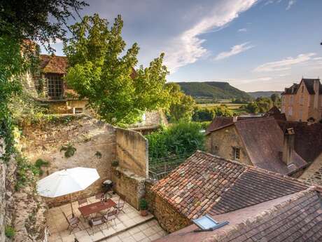 Maison Lou Panieraire dans le bourg de Beynac