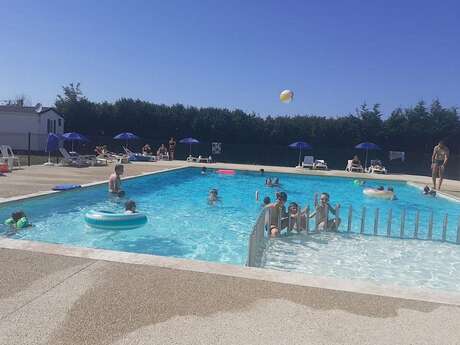 Piscine d'Argentonnay - Camping au lac d'Hautibus