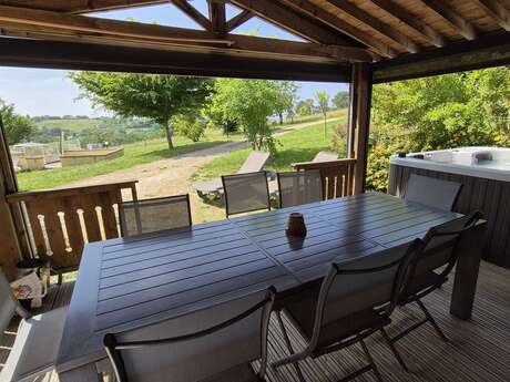 Chalet de charme MARIE avec Spa Proche de Sarlat