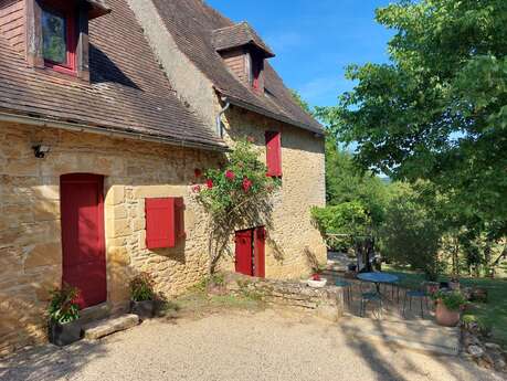 Maison Rouge avec piscine privée au nord de Sarlat