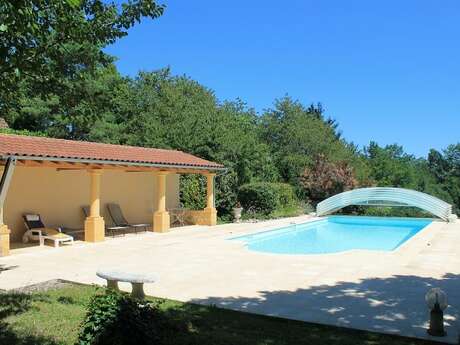 Le pré charmant avec piscine au sud de Sarlat