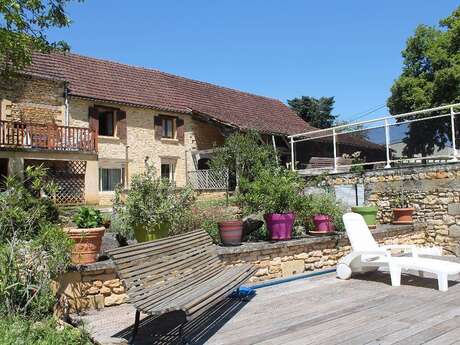 Naudissou avec piscine couverte à Sarlat