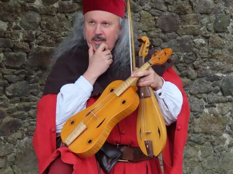 Au royaume, des enfants, un musicien Au royaume, des enfants, un musicien