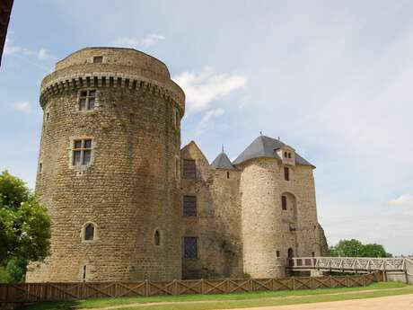 Château de Saint Mesmin : le château fort en animations ! Château de Saint Mesmin : le château fort en animations !