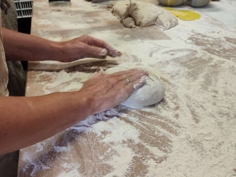 Façonner et cuire du pain au levain