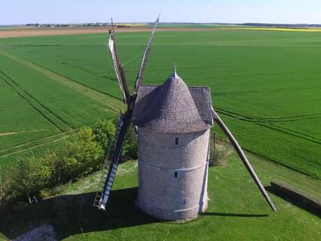 Moulin à vent de Frouville Pensier