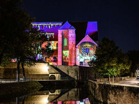 Chartres en lumières en canoë Chartres en lumières en canoë