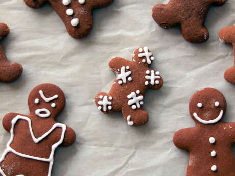 Atelier créatif : guirlande de bonhommes en pain d'épice