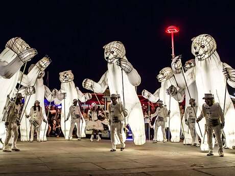 Spectacle déambulatoire « Gueule d'Ours » - Noël à Chartres 2025