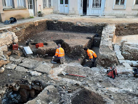 Visites des fouilles préventives sur le site de la future Maison de la Cosmétique