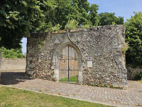 Vestiges de l'église Saint-Lubin de Châteaudun