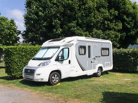 Aire de stationnement et de services - Camping Yelloh Village L'Océan Breton