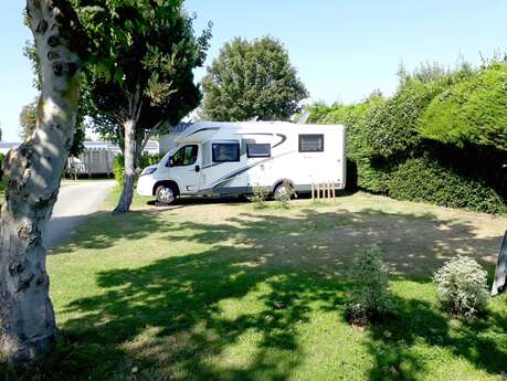 Aire de stationnement et de services - Camping Les Hortensias