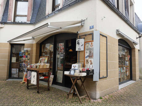 Trésors et Merveilles - Librairie ancienne et petite brocante
