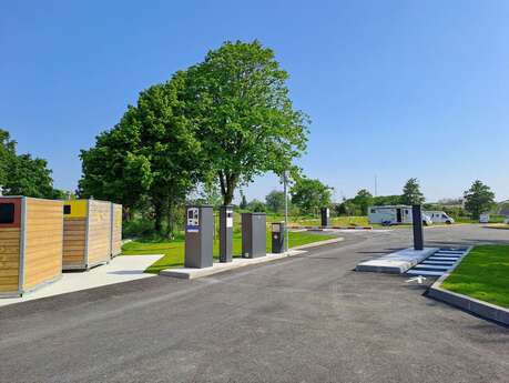 Aire de stationnement et de services - Camping Car Park de la ville de Pont-l'Abbé