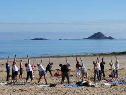 Yoga sur la plage