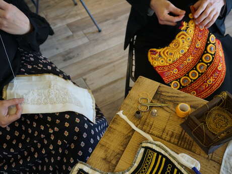 Démonstration broderie - Pascal Jaouen Démonstration broderie - Pascal Jaouen