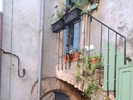 MADAME GUILLAUME ROSELYNE