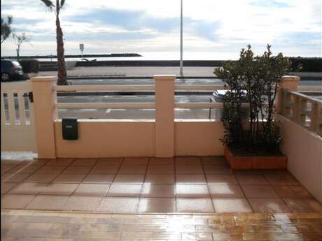 VALRAS-PLAGE APPARTEMENT 4 PERS. EN FRONT DE MER VALRAS-PLAGE APPARTEMENT 4 PERS. EN FRONT DE MER