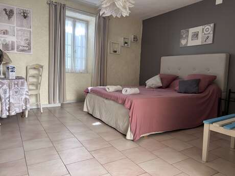 LA COQUILLADE- CHAMBRE LA LUNE DE MIEL