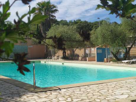 PISCINE ET BAR/RESTAURANT DU CAMPING DE L'OLIVERAIE