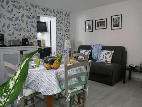 AU CŒUR DE SÉRIGNAN AGRÉABLE APPARTEMENT POUR 2 PERSONNES AU CŒUR DE SÉRIGNAN AGRÉABLE APPARTEMENT POUR 2 PERSONNES