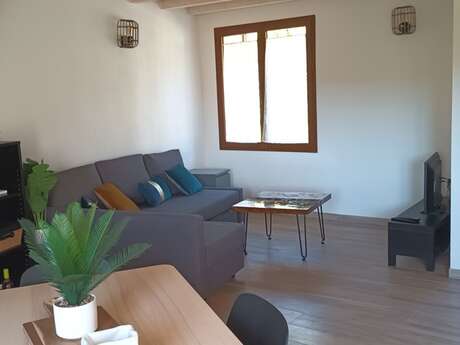 LA MAISON AU BORD DE LA RIVIERE