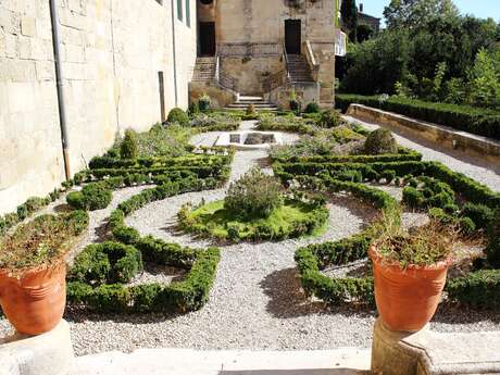 JARDIN DES ÉVÊQUES JARDIN DES ÉVÊQUES