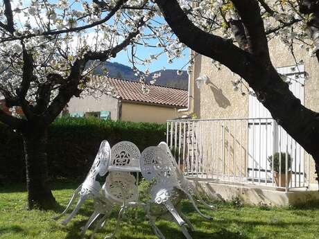 FERRIE VERONIQUE - LES CERISIERS