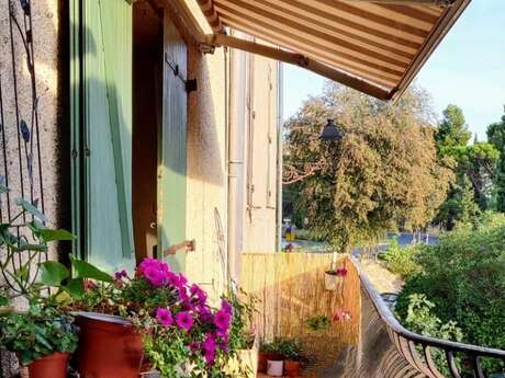 MAISON DE VACANCES À POILHES AVEC VUE SUR LE CANAL DU MIDI – POUR 4 PERSONNES