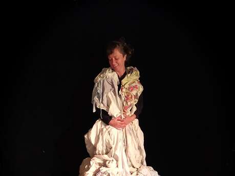 ATELIERS EN FAMILLE - ARTS DE MARIONNETTE ATELIERS EN FAMILLE - ARTS DE MARIONNETTE