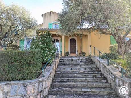 LA VILLA DES LUCQUES