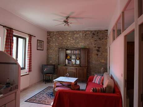 LOCATION VACANCES 4 PERSONNES À NEFFIES – TERRASSE, BARBECUE, HÉRAULT