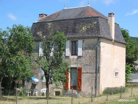 Maison Pont de Rhodes