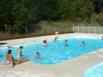 AIRE DE SERVICE DU CAMPING MUNICIPAL DE LA VALLEE AIRE DE SERVICE DU CAMPING MUNICIPAL DE LA VALLEE