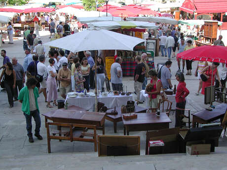 SALON DES ANTIQUAIRES