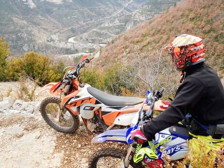 48 MOTO VERTE RANDO