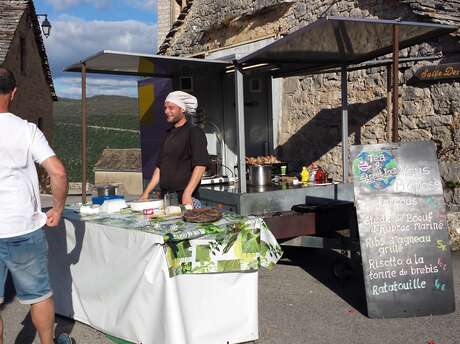 TEA & STREETFOOD