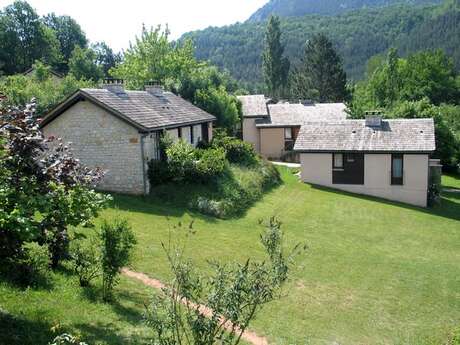 VILLAGE DE GITES DE LA CANOURGUE 4-6 PERSONNES VILLAGE DE GITES DE LA CANOURGUE 4-6 PERSONNES