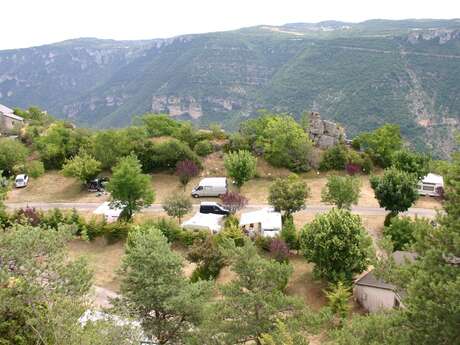 CAMPING MUNICIPAL "AUX PORTES DE SAUVETERRE"