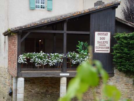 Exposition d'art à l'Oustàu Dou Saleys