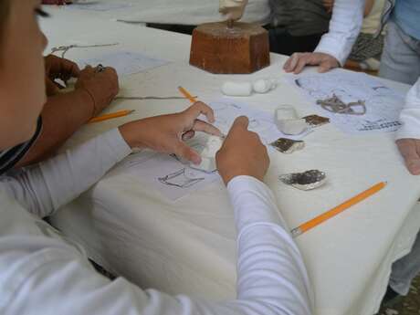 Les ateliers du PréhistoSite de Brassempouy