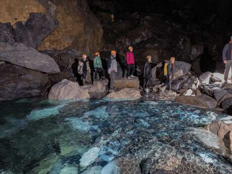 Spéléologie à la Grotte de la Verna
