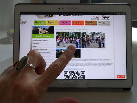 Visite sur tablette numérique du village d'Amou