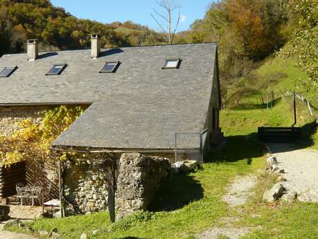 Gîte jaune "Les Trois Maisons"