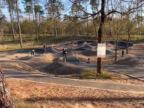 Pump track