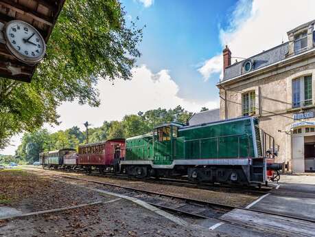Train Touristique de Guîtres Train Touristique de Guîtres