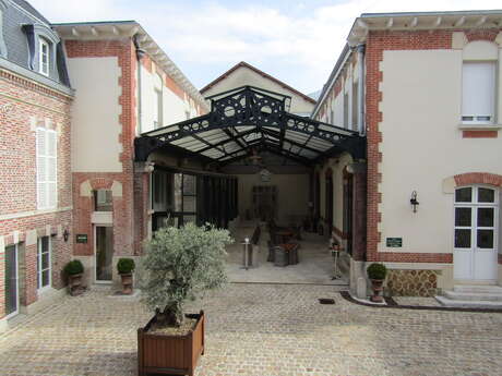 Hôtel "Castel Jeanson"