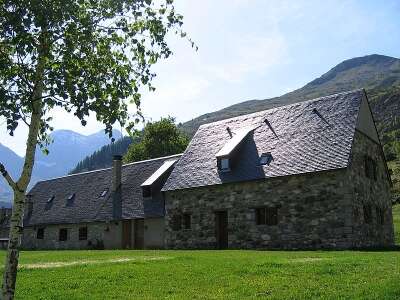 REFUGE LA GRANGE DE HOLLE REFUGE LA GRANGE DE HOLLE